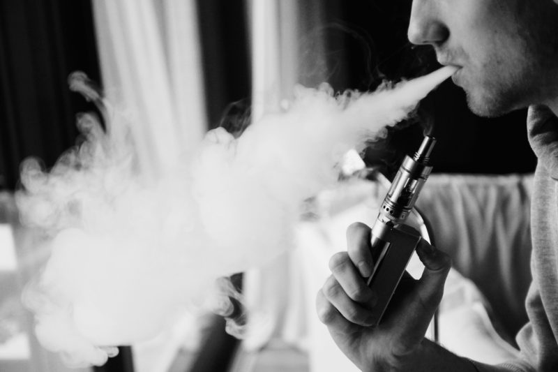 E-cigarette vapoteurs fumeurs